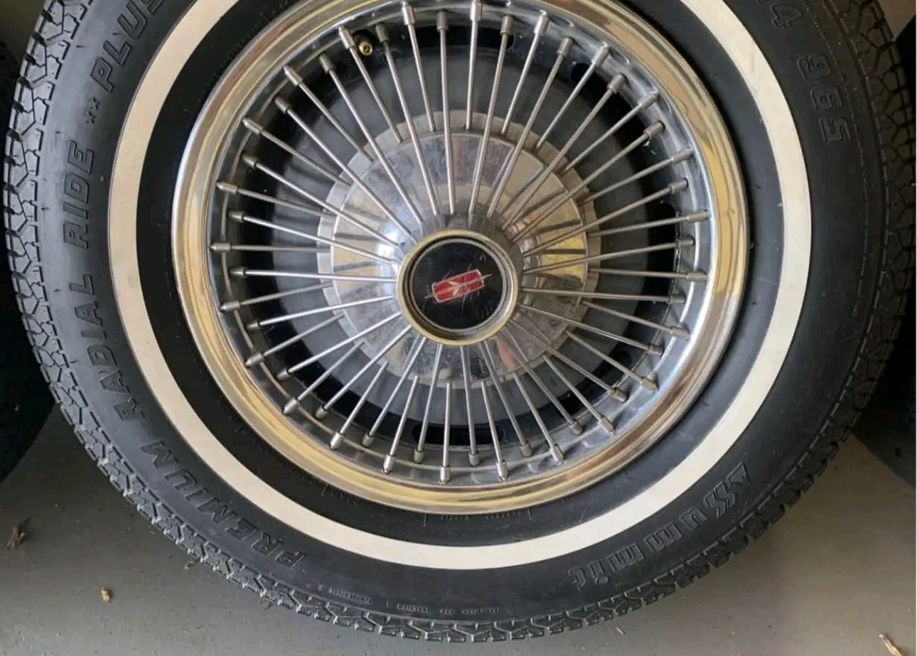 Rims and tires image