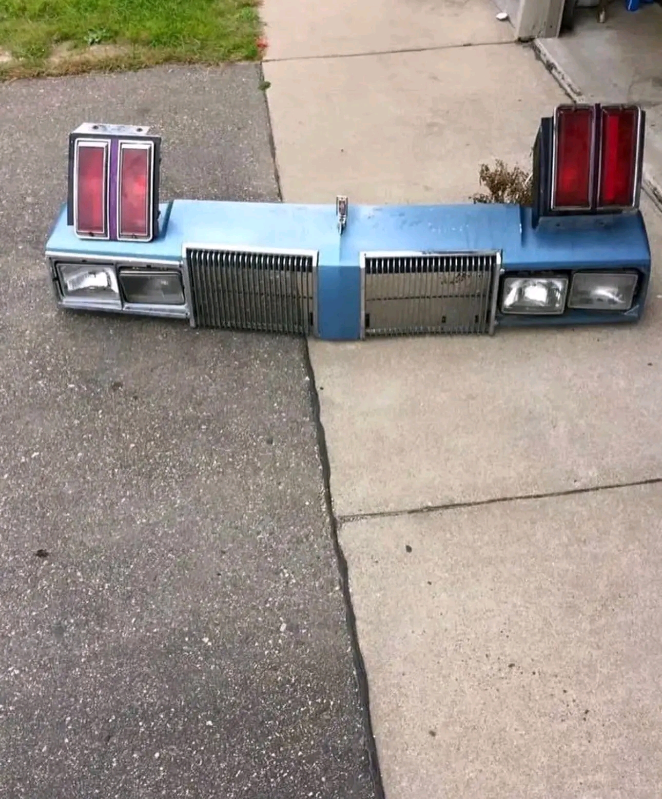 Front clip,taillights,headlights thumbnail 3