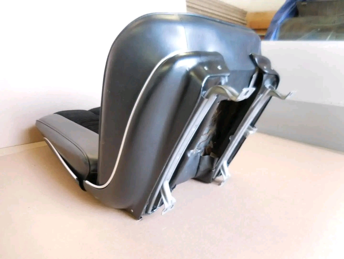 Seats thumbnail 3