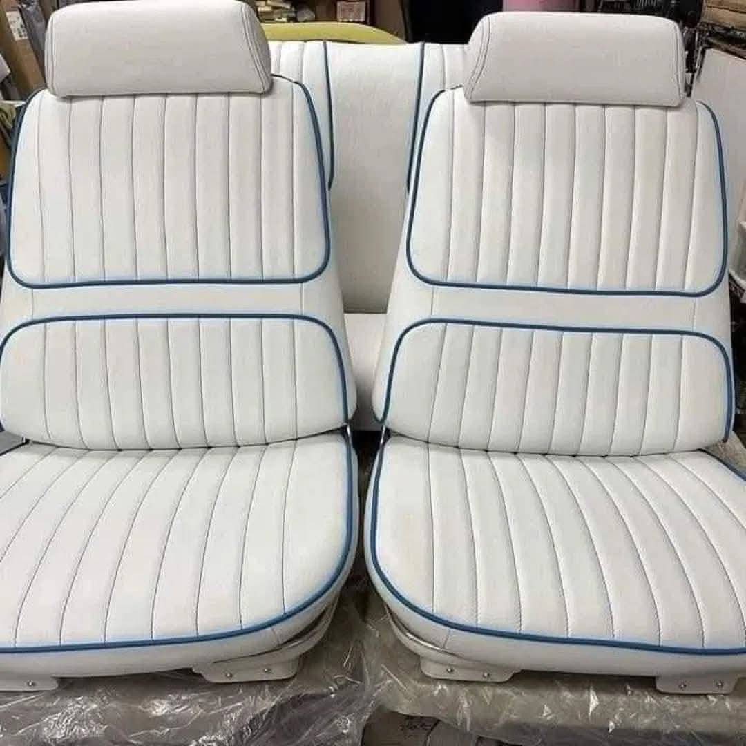 Seats thumbnail 2