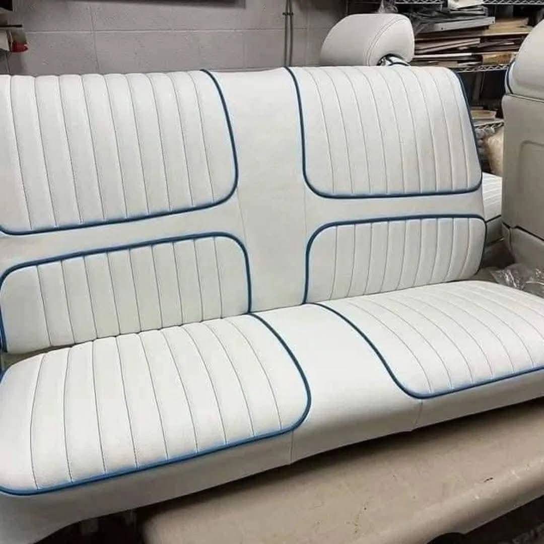 Seats thumbnail 3