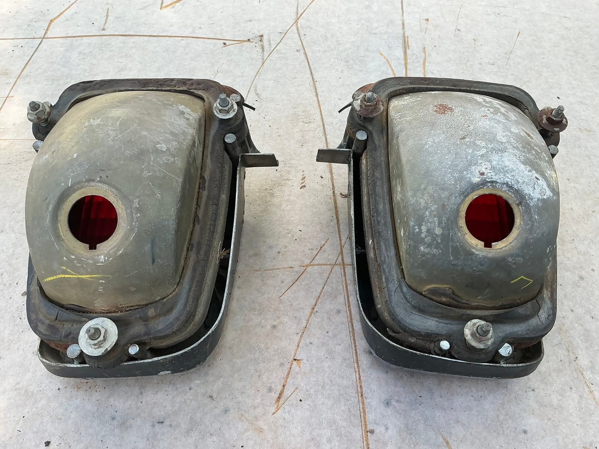 Taillight thumbnail 2