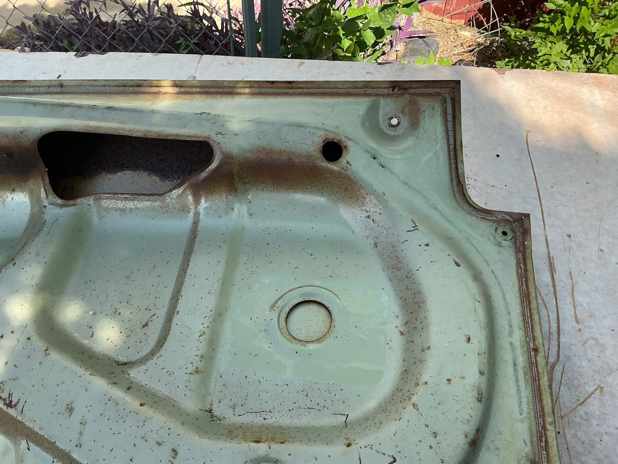 Trunk lid thumbnail 2