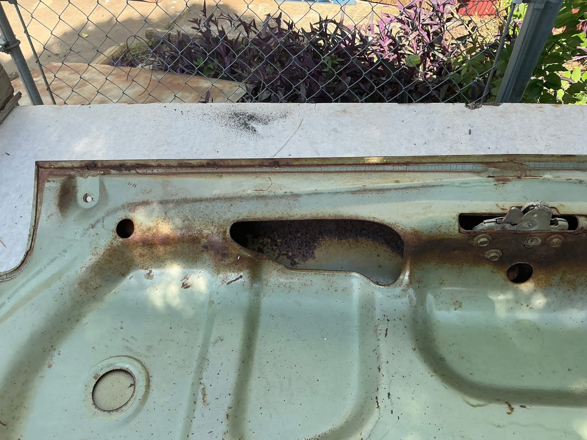 Trunk lid thumbnail 3