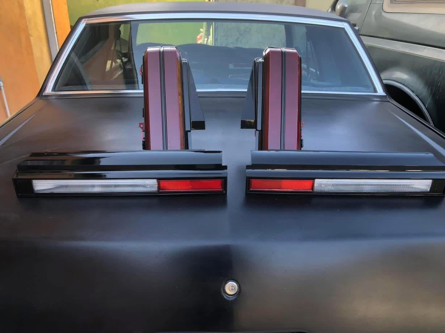 Taillight thumbnail 2