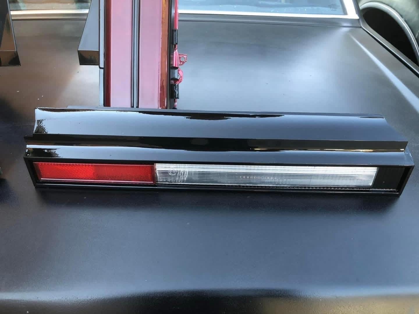 Taillight thumbnail 3